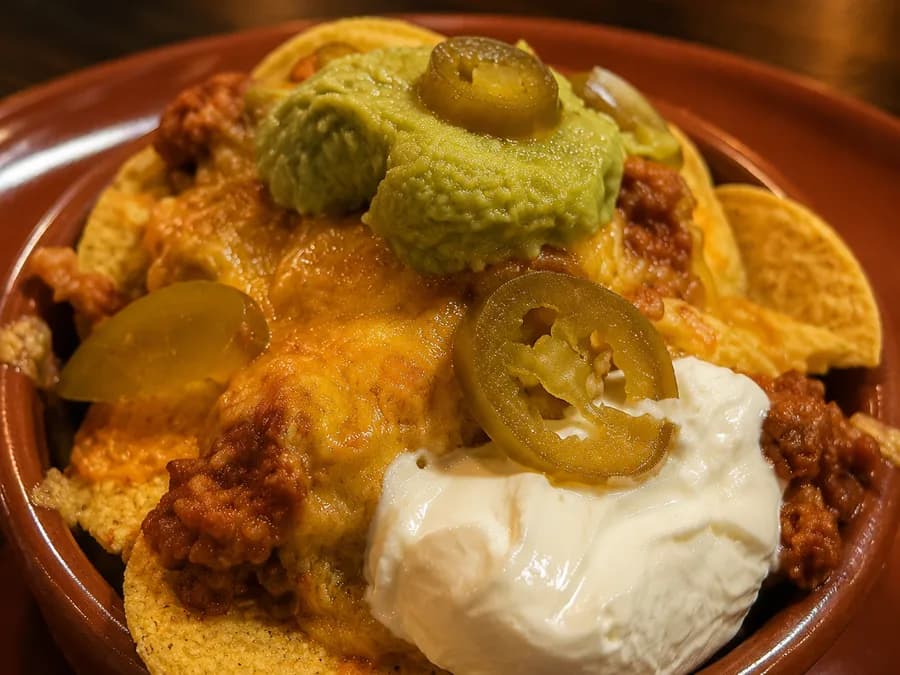 Nachos el Patron — Nacho’s met gehakt en Mexicaanse toppings, bij By Castro in Meerssen